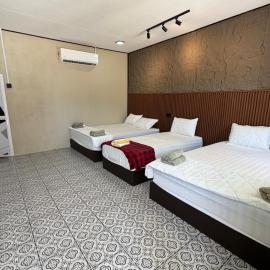 Khafii House, hotel in Kampong Pasir Panjang