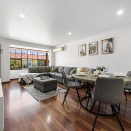 Tranquil Suite - Modern Comfort between CBD & Beach