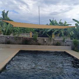 Résidence Swiss Bungalow Corossol، فندق في نوسي بي
