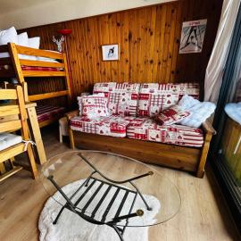 Studio ski aux pieds Le Corbier73300 Villarembert, hotel a Villarembert