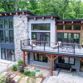 Serene 6-Bedroom Retreat in Tory Hill with Lake Views, hotel v destinácii Wilberforce
