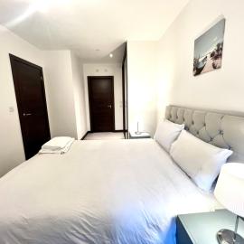 LUXURIOUS 2Bed in Dartford City Centre with parking, hotel i Dartford