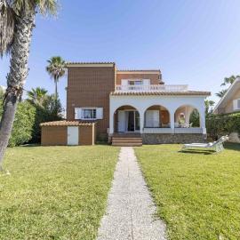 Beachfront Rental Home & Sea Views by Invalencia, hotel in Sagunto