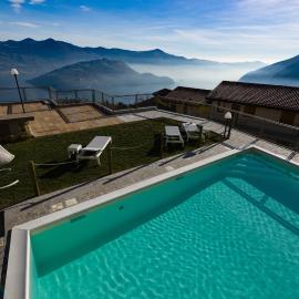 EnjoyIseoLake - Lake View Paradise, hotel in Parzanica