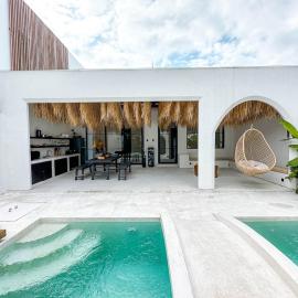 Sapta Cemagi - Stylish Mediterranean Style 2BR Villa, hotel a Cemagi