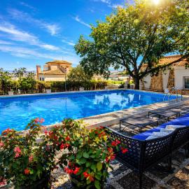 Casa Rural con piscina privada y jardines - LA CASILLA, hotel a Cájar