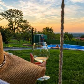 Danube Escape with Jacuzzi, Pool & Spacious Yard by Destination GREEN Croatia, khách sạn ở Bogaljevci