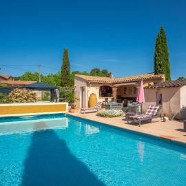 Villa Chrisama, Hotel in Flayosc