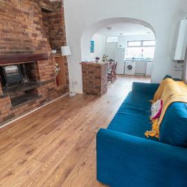 Bridgend 4BR House on Morfa St with Parking