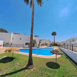 J Palomares - Apartamento con jardin privado y parking