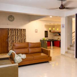 Coastique Villa 10 Min Drive to Rushikonda Beach, מלון בRushikonda
