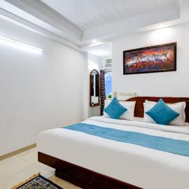 Hotel Chanchal Deluxe -A Unit Of Nihar Hotels-Just 2 minutes Walking Distance From New Delhi Railway Station, hotelli kohteessa Delhi