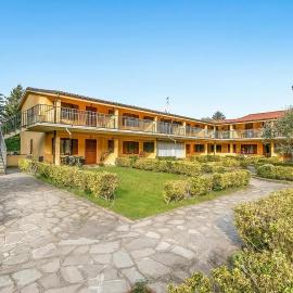 Residence La Perla with Shared Pool: Monte Isola'da bir otel