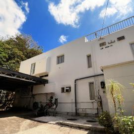 田山居 沖縄の暮らしに溶け込む一戸建て 最大8名 駐車場あり, hotel Tomiguszukuban