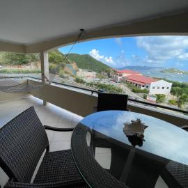 Red Hook Retreat with Stunning Ocean Views, hotel a Nazareth