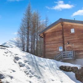 Magnifique chalet au calme et en pleine nature, khách sạn ở Saas-Fee