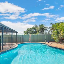 Spacious home with pool in Kippa-Ring