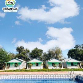 Brown oak farms, hotel v destinácii Sohna