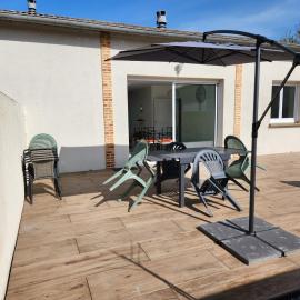 Maison plain pied a 7 mn de la plage en campagne, hotel in Saint Malo