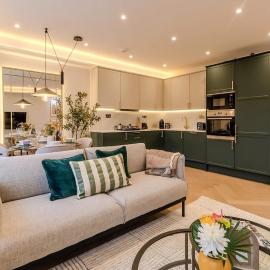 New Spacious 3 Bed 2 Bath Flat Near Central London, hotel v Londýne
