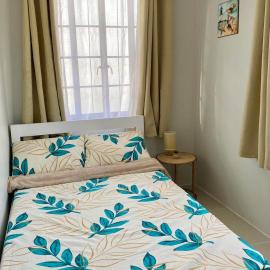 Cozy 2BR Vacation House 3mins to Dahican Beach, hotel sa Dahikan