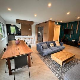 Luxury Mountain Retreat - Sauna, Hot Tub, EV Charging, Chief Views, hotel v destinaci Squamish