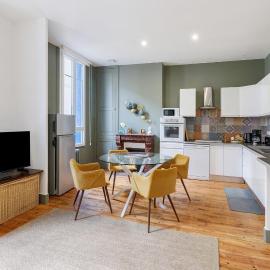 Trois Clés Apartment 2 - 2 bed: Eymet şehrinde bir otel
