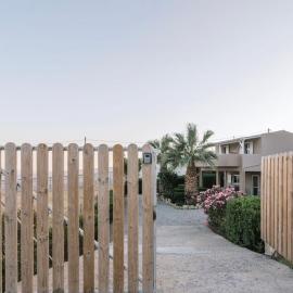 Katerina lux home, Hotel in Gerokampos Beach