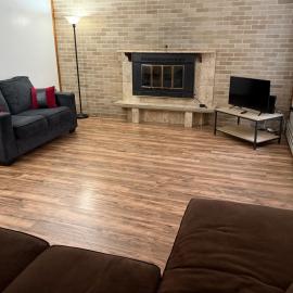 Private house with 4 bedrooms and 2 bathrooms, direct NYC Manhattan train only 10 minute walk away