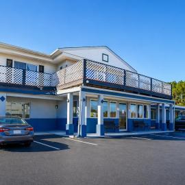 Whispering Pines by Hotel O White stone VA, hotel a White Stone