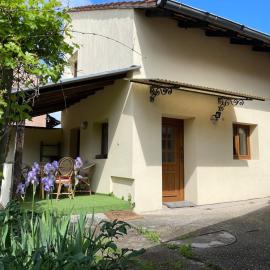 Maison avec jardin au calme à 10 min de Strasbourg, hotell i Vendenheim
