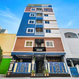 Super Townhouse Hitech City Near Yashoda Hospital