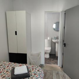 Single room with ensuite in Dundrum close to public transportation