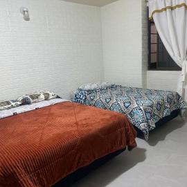 Departamento con parqueadero céntrico, hotelli Bañosissa
