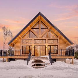 Envision Tremblant Ultra luxury Oasis Private Spa, hotell sihtkohas Saint-Rémi-dʼAmherst