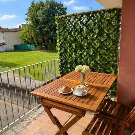 Ninfa del lago - PRIVATE GARAGE, hotel in Colico