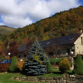 Hotel, Bungalows y Camping Viu, hotell i Víu