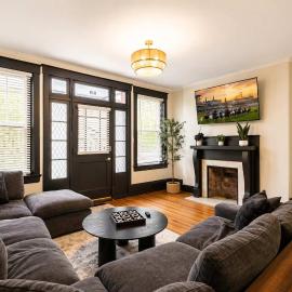 Cozy Home near Downtown - Close to Nulu - Sleeps 6