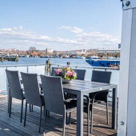 Unique Houseboat Heart of Gothenburg, Rooftop Deck, hotel u Gothenburgu