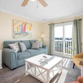 The Island Sandpiper by Oak Island Accommodations