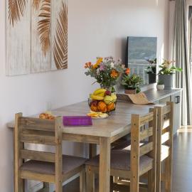 Stunning Ocean & Mountain View Apartment, hotel in Glencairn