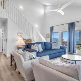 The Shady Lady by Oak Island Accommodations, hotel in Oak Island