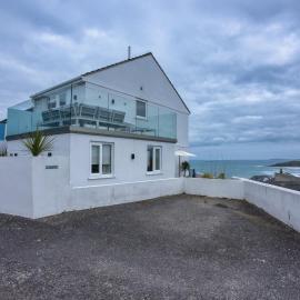 Modern 2BR Beach View Home - Sleeps 4, hotel a Crantock