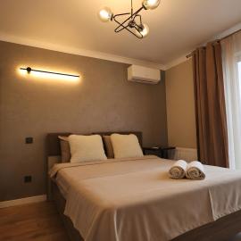 RentHouse Apartments - Airport Loft