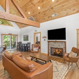 Hilltop Hideaway-NaturalBridge2m-Modern-HotTub
