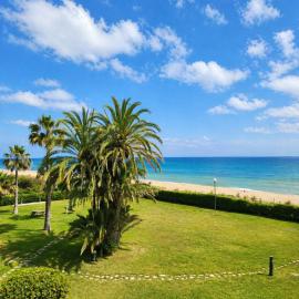 Relaxing Seafront Apartment Gavà 20 Min from BCN