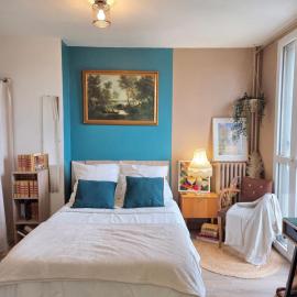 Beau Studio proche de la gare de train, Hotel in Gagny