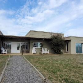 Cálida casa en Carmelo Golf Club: Carmelo şehrinde bir otel