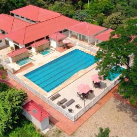 Acaymas Club, hotel en Ricaurte