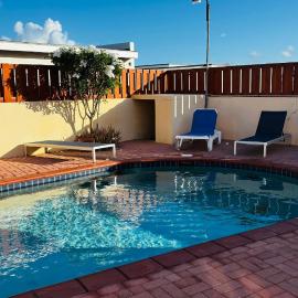 Ensuite Condo Aruba, hotel i Palm-Eagle Beach